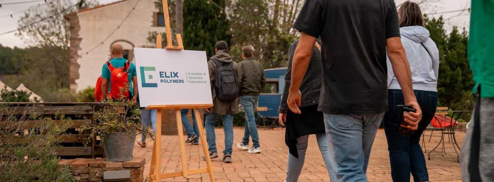 ELIX Polymers 团队